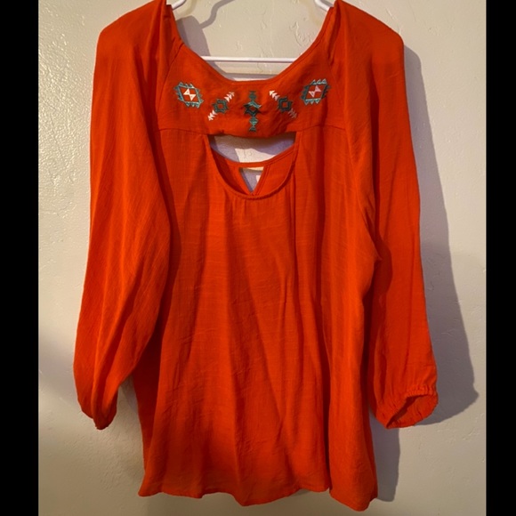 Embroidered top - Picture 2 of 3